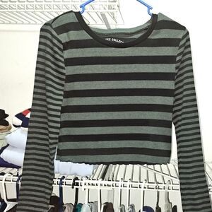 Aeropostale Black and Gray Striped Tee